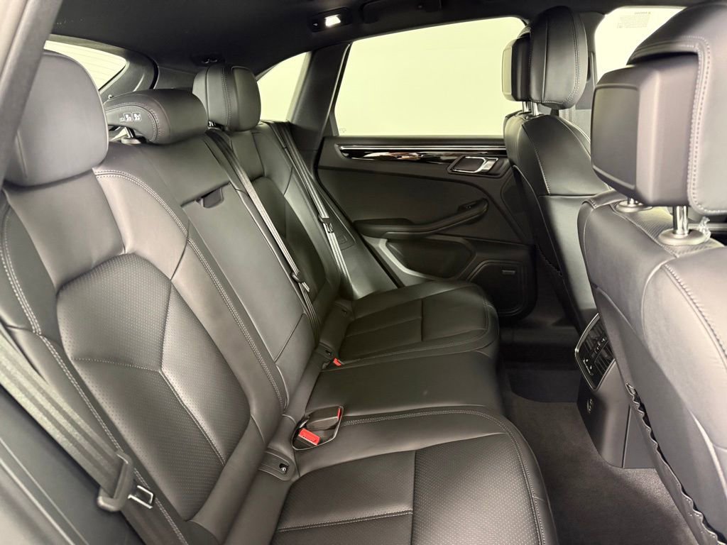 New 2026 Porsche Macan S image 18