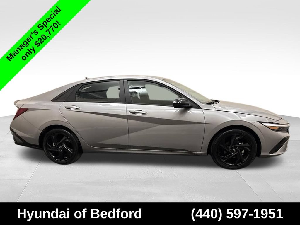 Certified 2026 Hyundai Elantra Sport FWD image 4