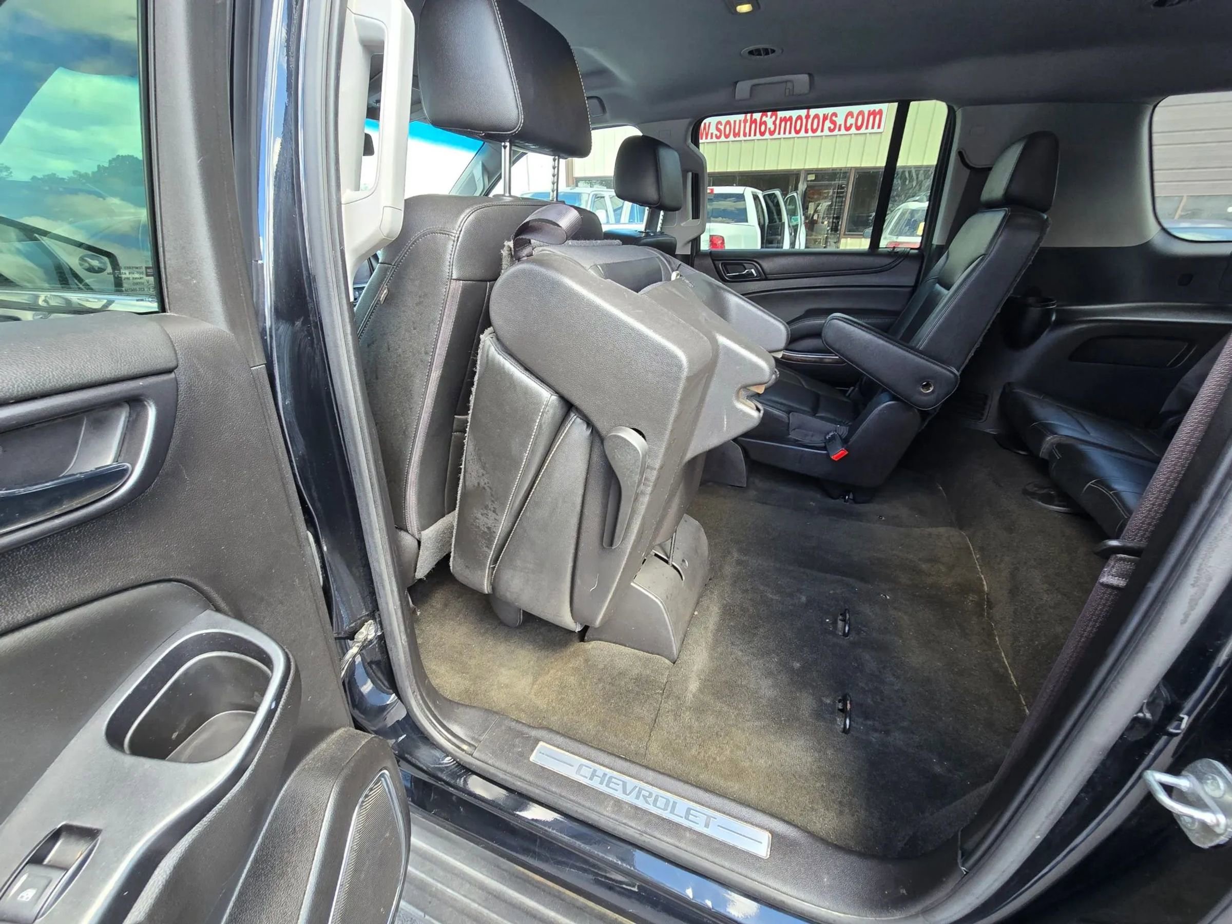Used 2017 Chevrolet Suburban LT image 15