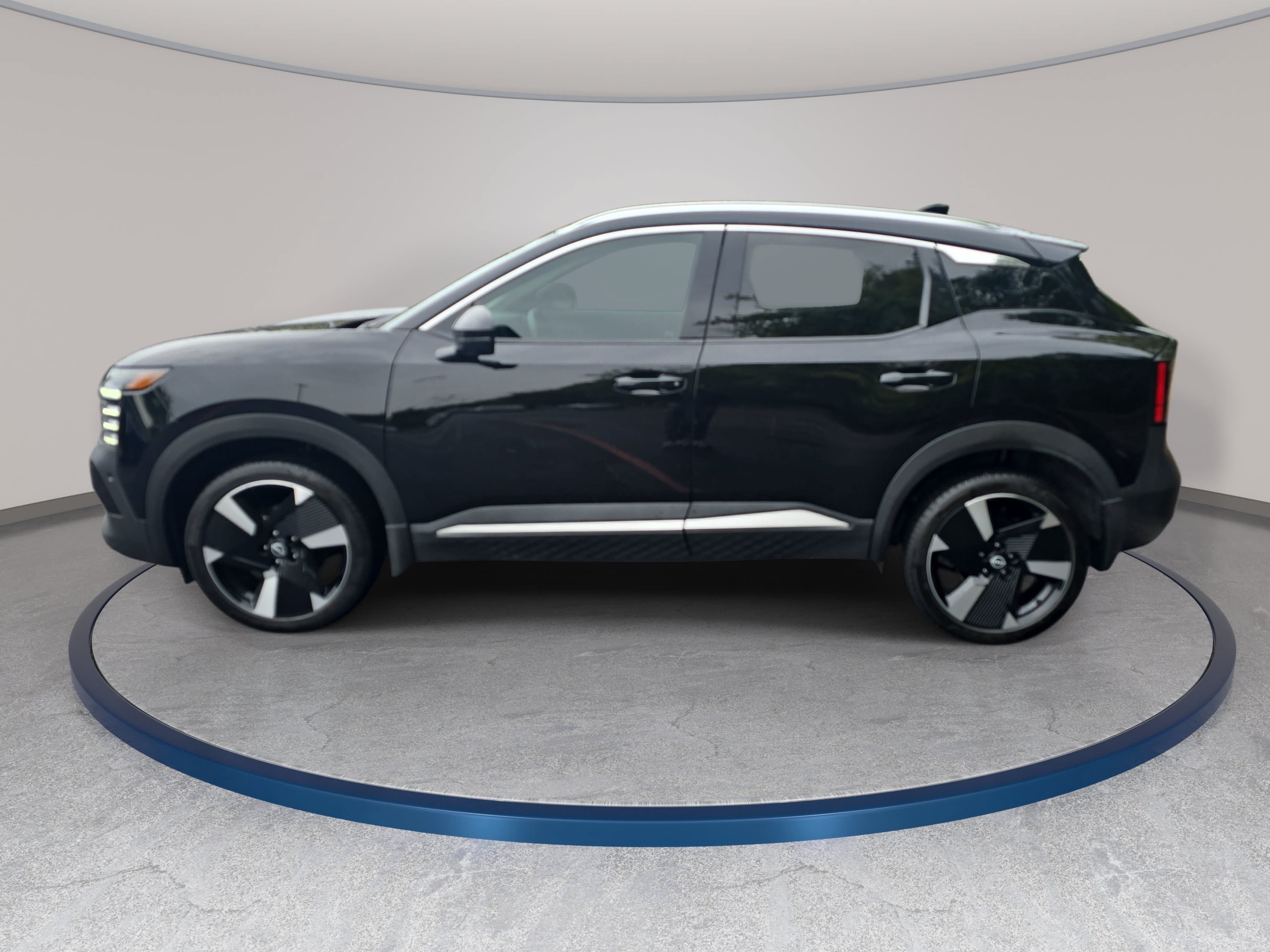 Used 2025 Nissan Kicks SR AWD/4WD image 8