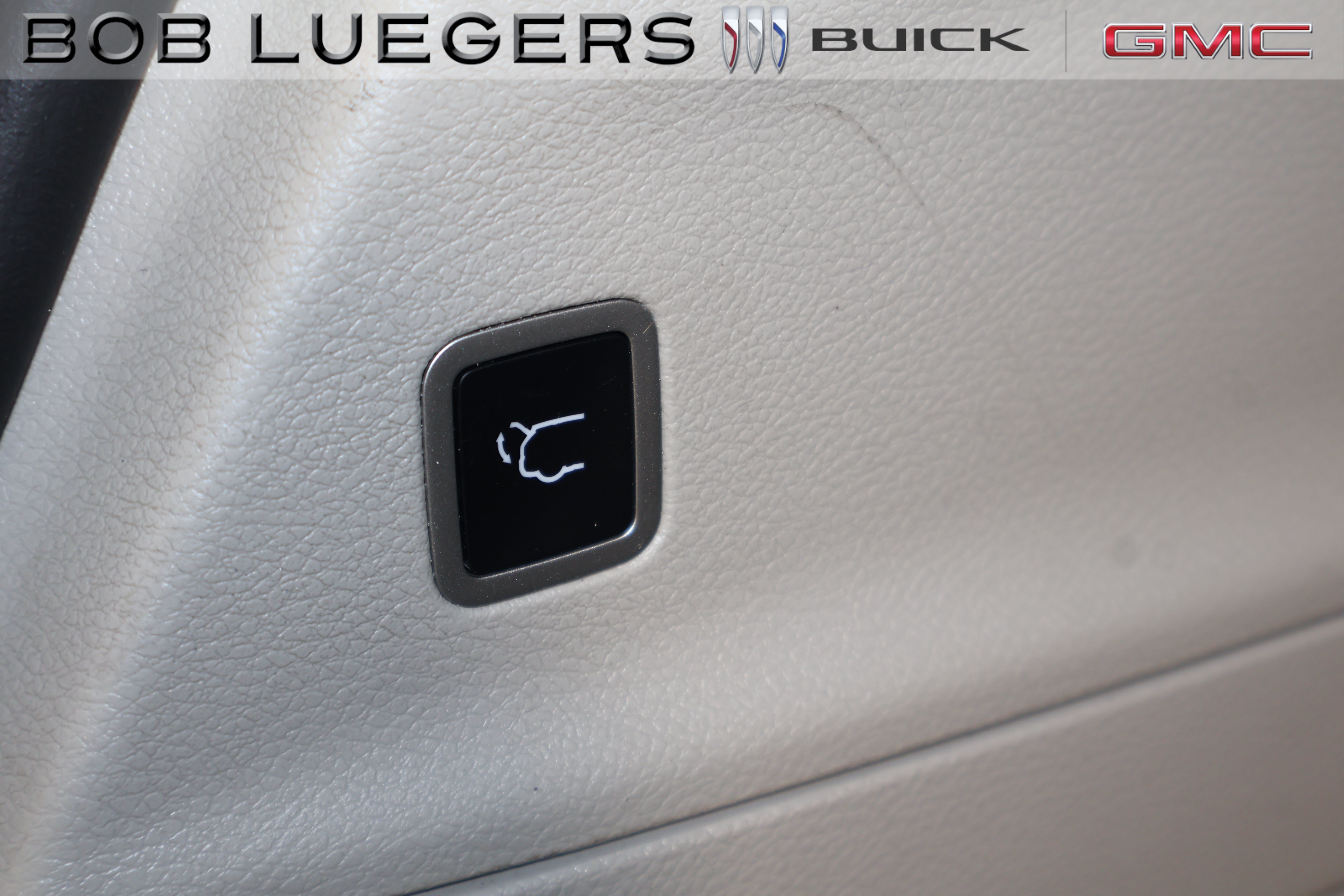 Used 2023 Chrysler Pacifica Touring-L FWD image 20