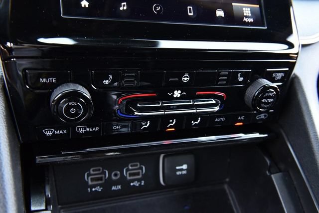 Used 2024 Jeep Grand Cherokee Altitude AWD/4WD image 16