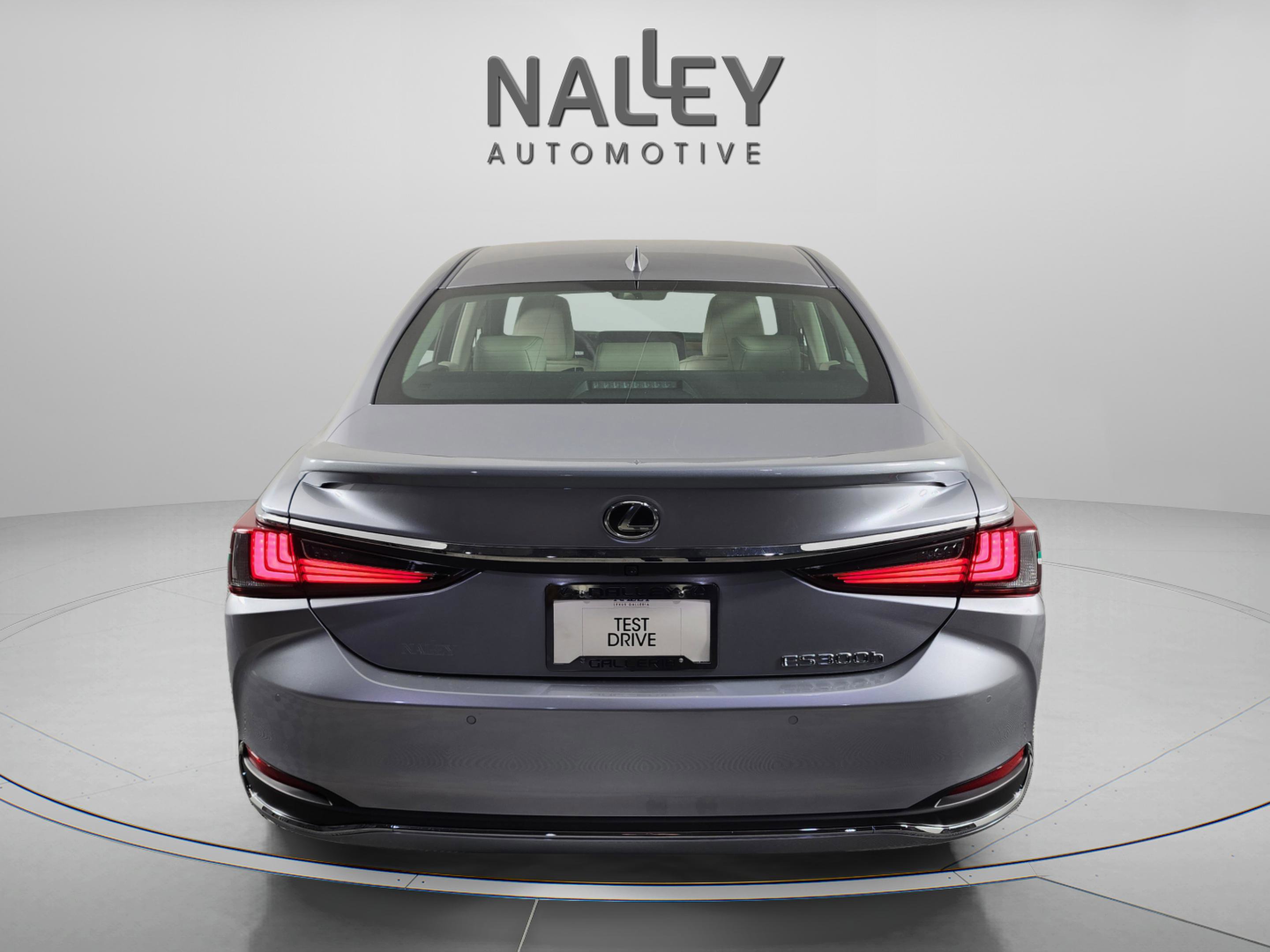 New 2025 Lexus ES 300h w/ Premium Package image 4