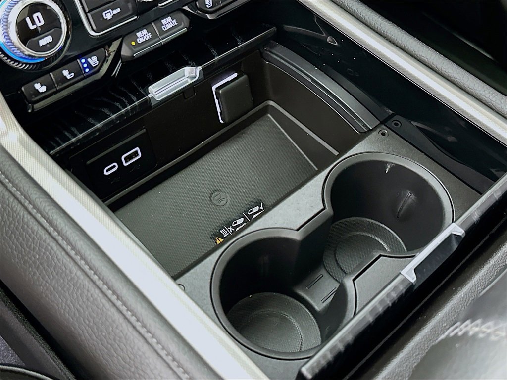 Used 2021 GMC Yukon Denali w/ Denali Premium Package image 33