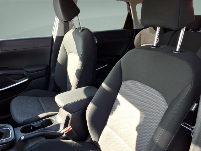 Used 2025 Kia Soul LX w/ LX Technology Package FWD image 13