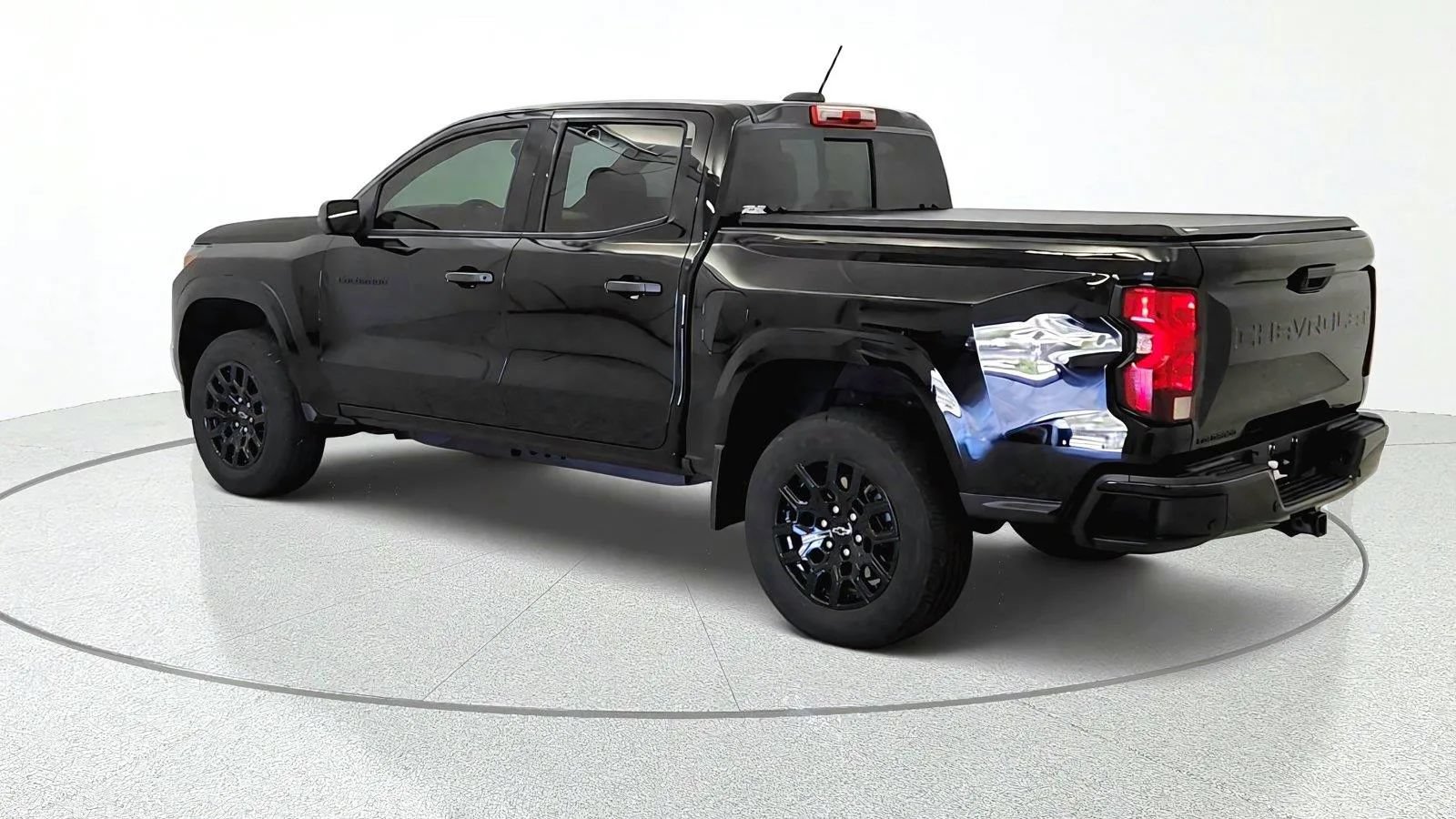 Used 2025 Chevrolet Colorado W/T w/ WT Custom Package AWD/4WD image 6