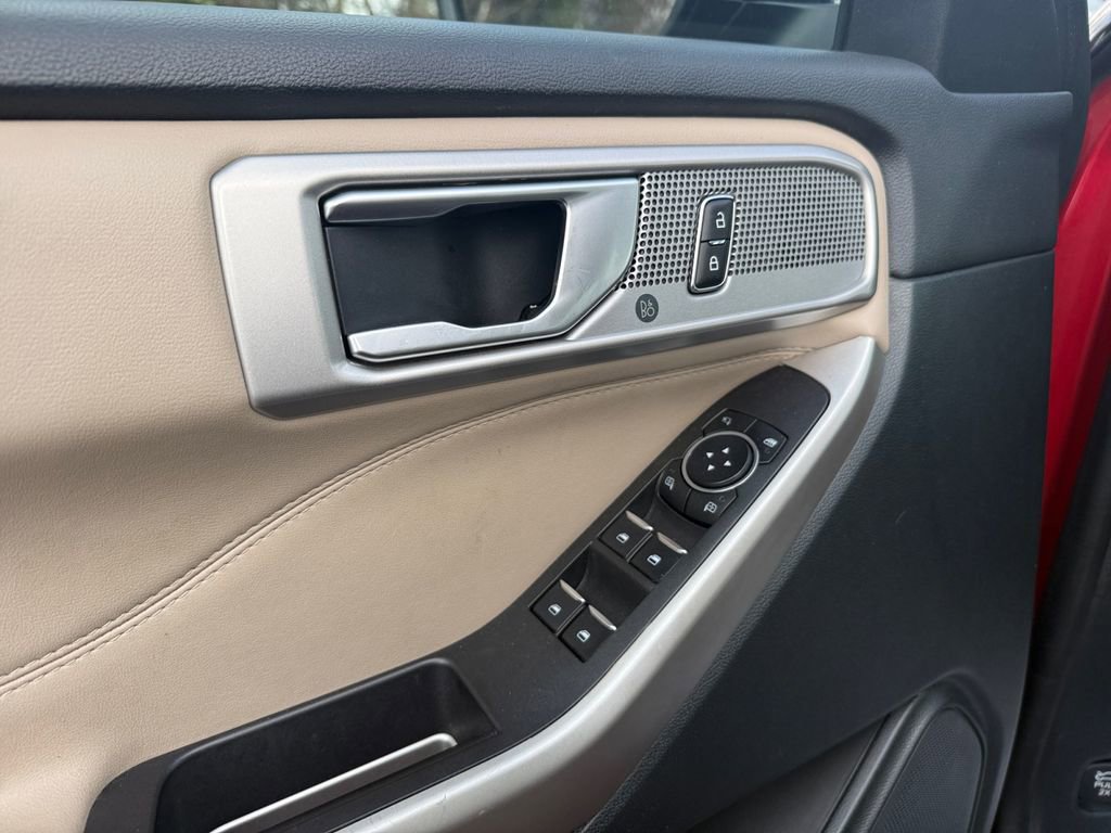 Used 2023 Ford Explorer Limited image 18