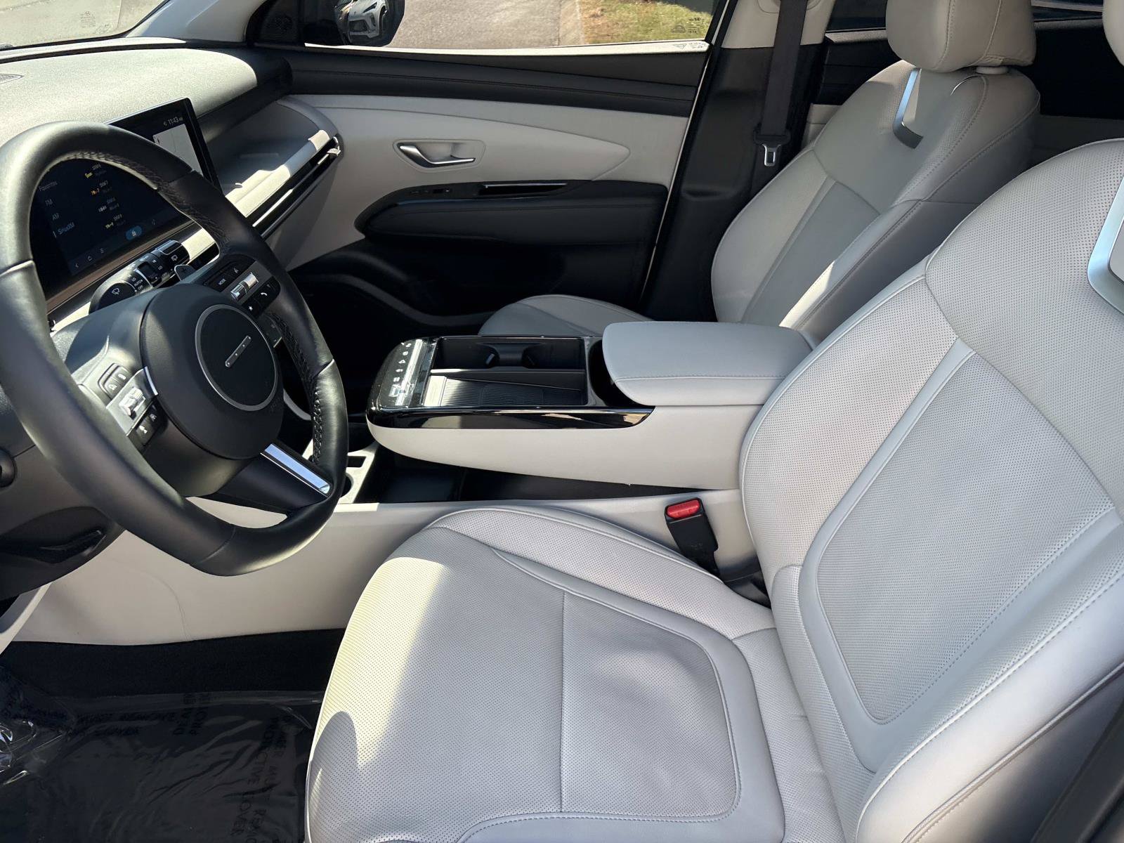 Used 2025 Hyundai Tucson Limited FWD image 15