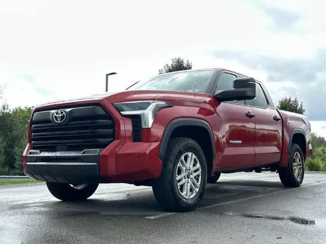 Used 2022 Toyota Tundra SR5 w/ SR5 Convenience Package AWD/4WD image 17