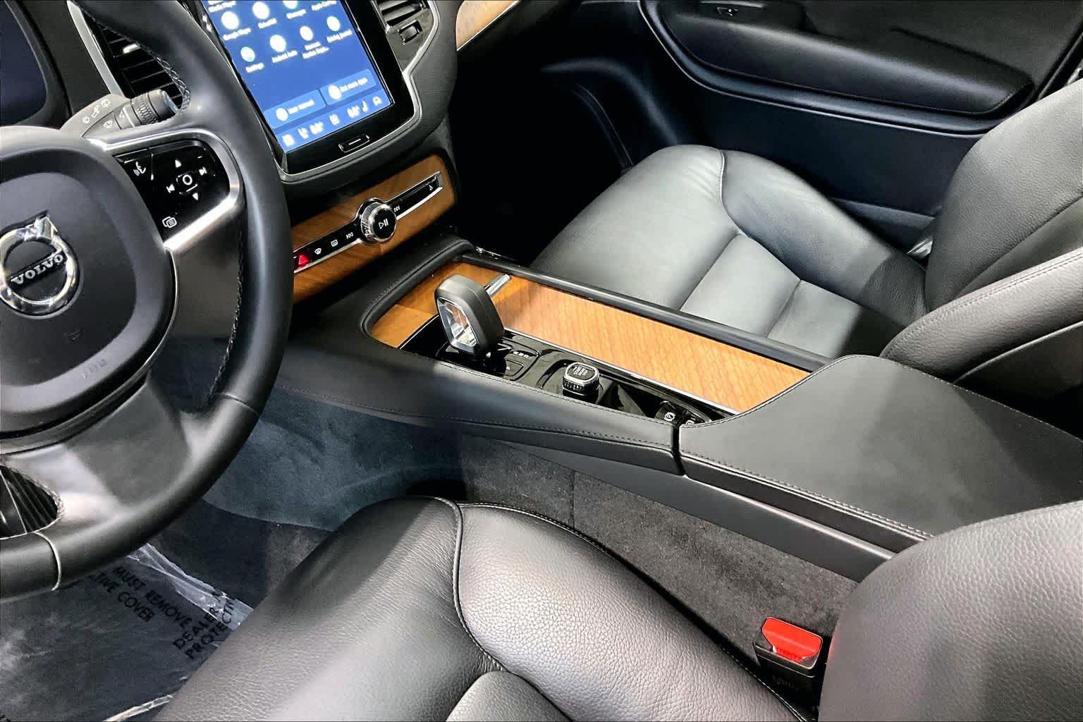 Certified 2024 Volvo XC90 B6 Plus w/ Protection Package Premier AWD/4WD image 16