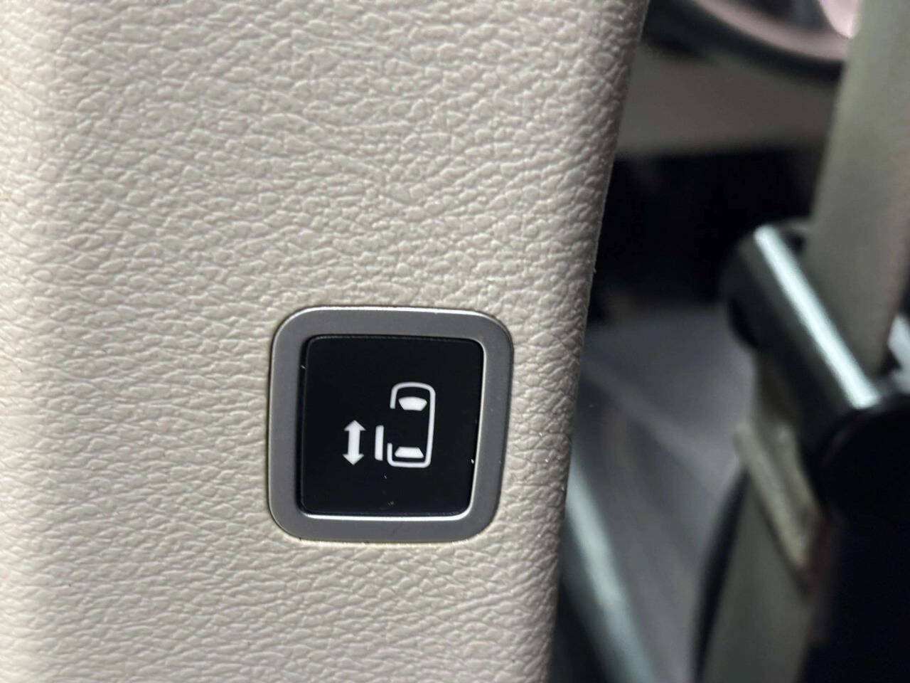 Used 2017 Chrysler Pacifica Touring-L Plus w/ Tire & Wheel Group FWD image 18