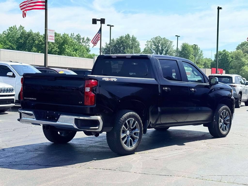 Used 2024 Chevrolet Silverado 1500 LT AWD/4WD image 7