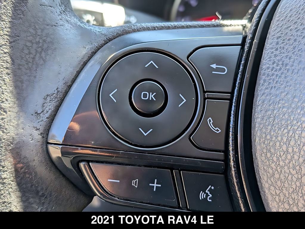 Used 2021 Toyota RAV4 LE FWD image 21