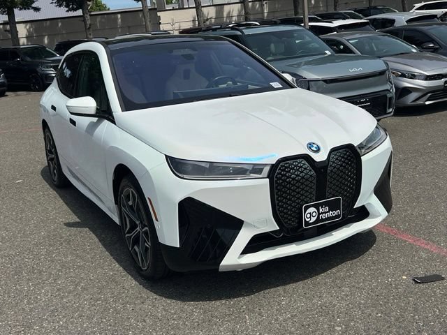Used 2022 BMW iX xDrive50 AWD/4WD image 5
