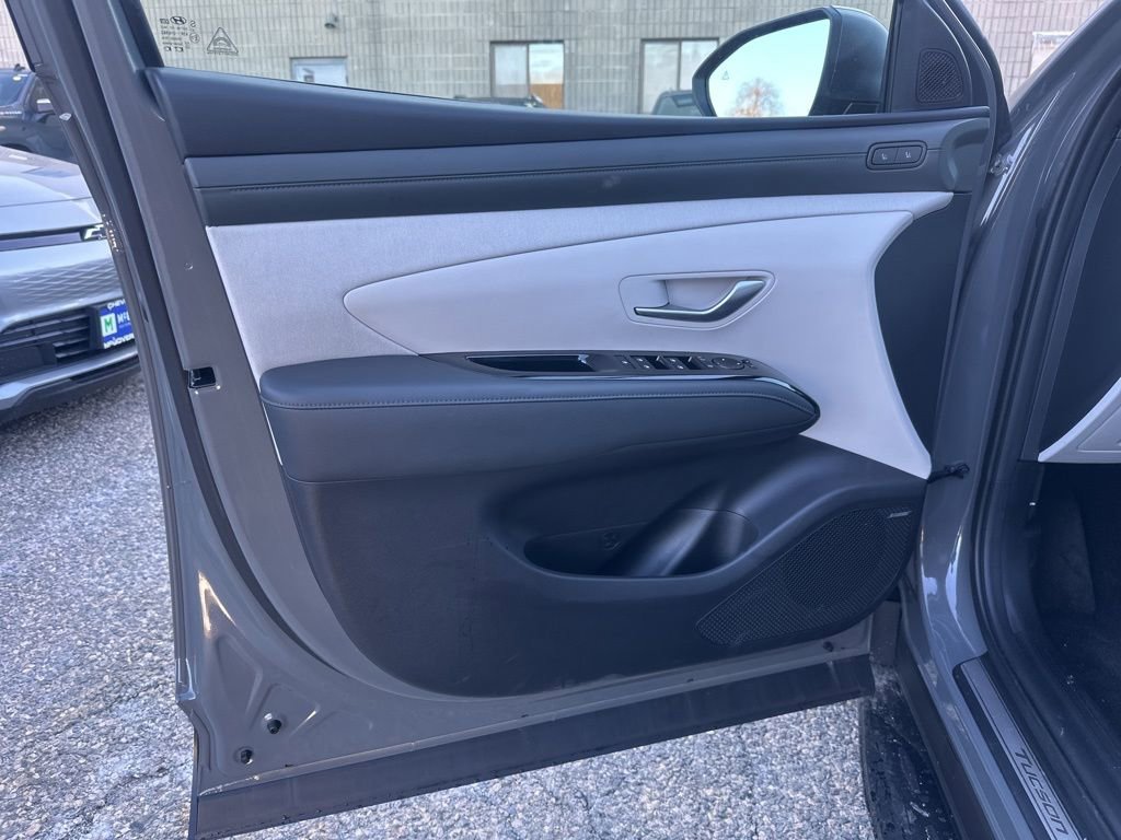 Used 2025 Hyundai Tucson Limited image 9
