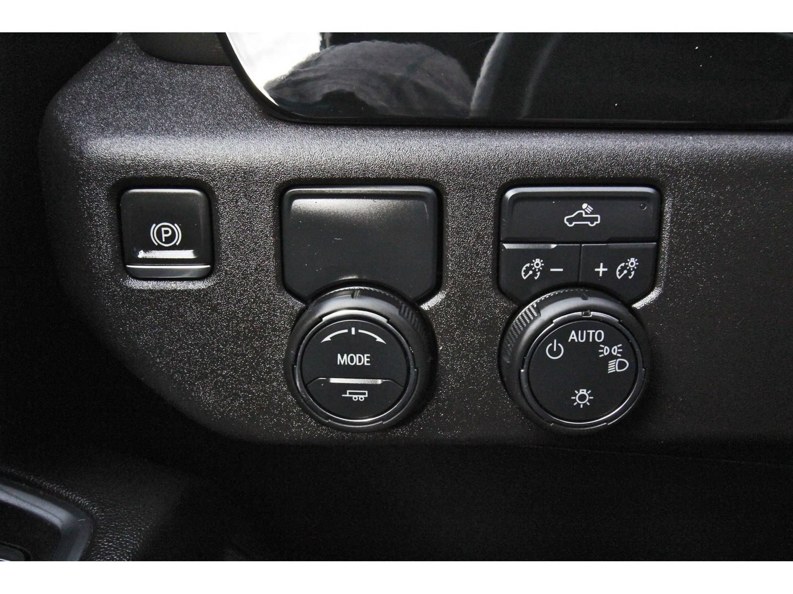 Used 2025 Chevrolet Silverado 1500 LT RWD image 21