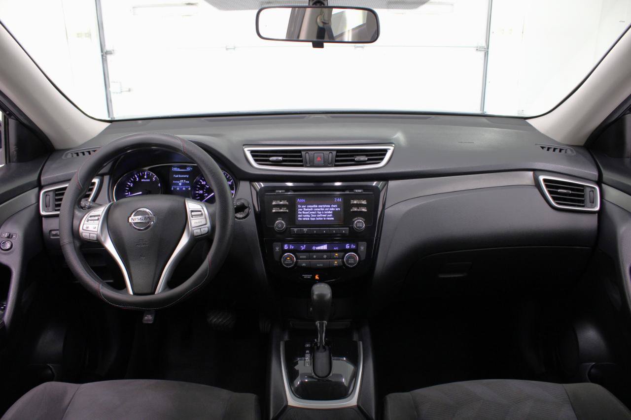 Used 2016 Nissan Rogue SV FWD image 48