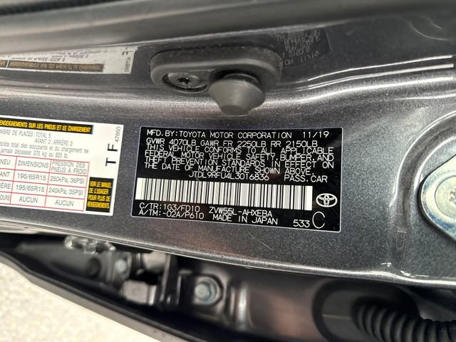 Used 2020 Toyota Prius LE image 18