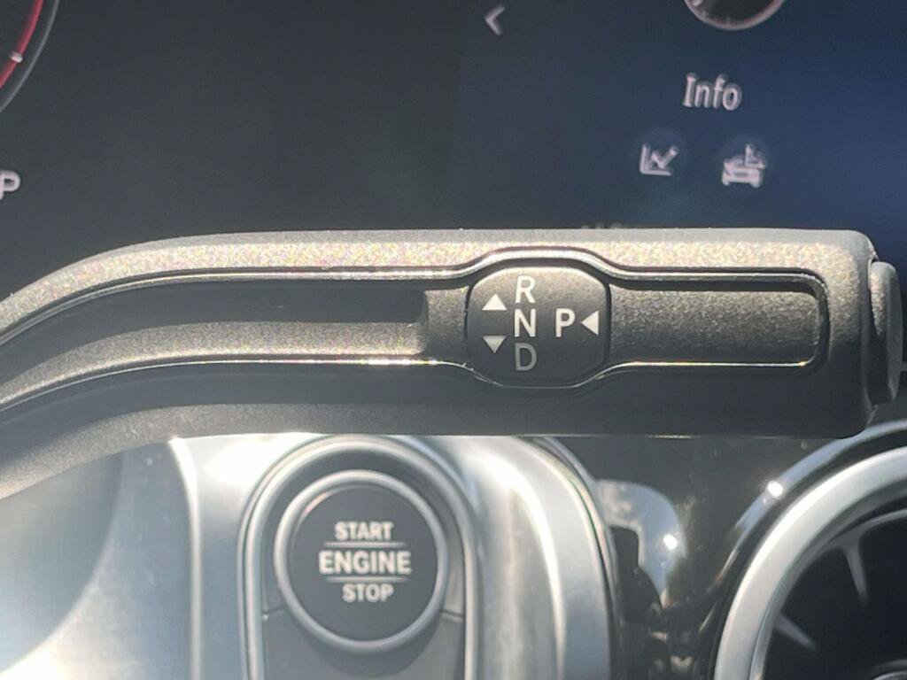 Certified 2024 Mercedes-Benz GLB 250 4MATIC image 38