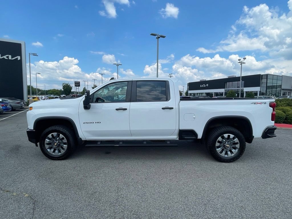 Used 2023 Chevrolet Silverado 2500 Custom w/ Custom Value Package AWD/4WD image 4