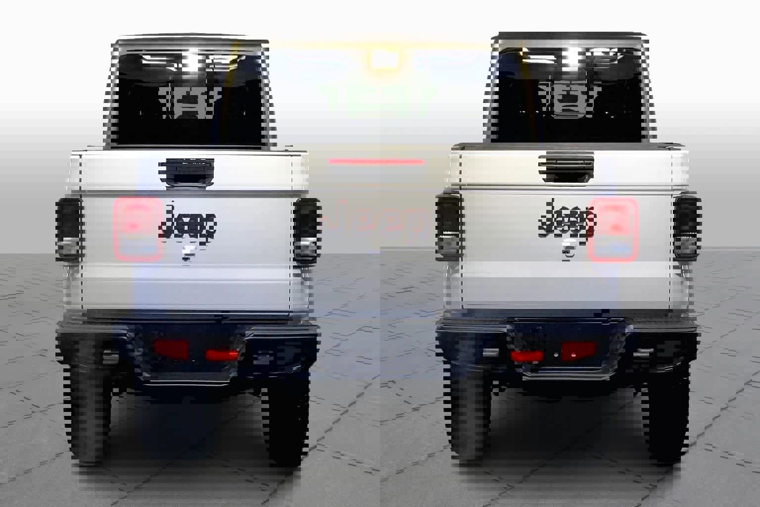 Used 2023 Jeep Gladiator Mojave w/ Cold Weather Group image 5