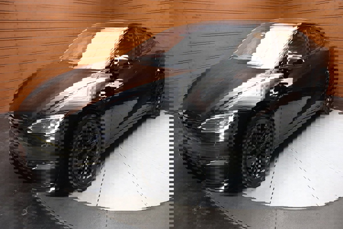 Used 2022 Tesla Model S Plaid image 6