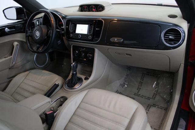 Used 2013 Volkswagen Beetle 2.0T FWD image 23