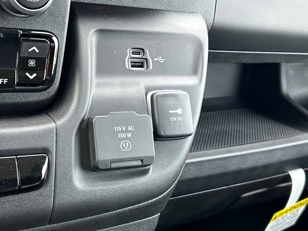 New 2024 RAM ProMaster 2500 w/ Upfitter's Prep Package FWD image 39