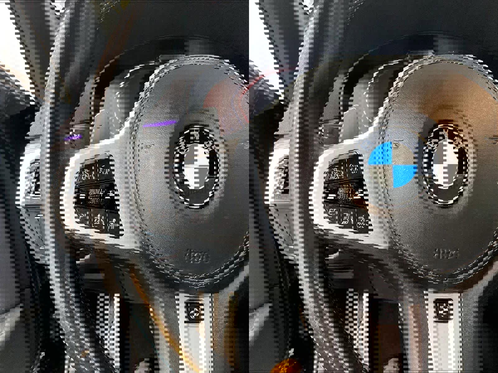 Used 2022 BMW M550i xDrive w/ Executive Package image 23