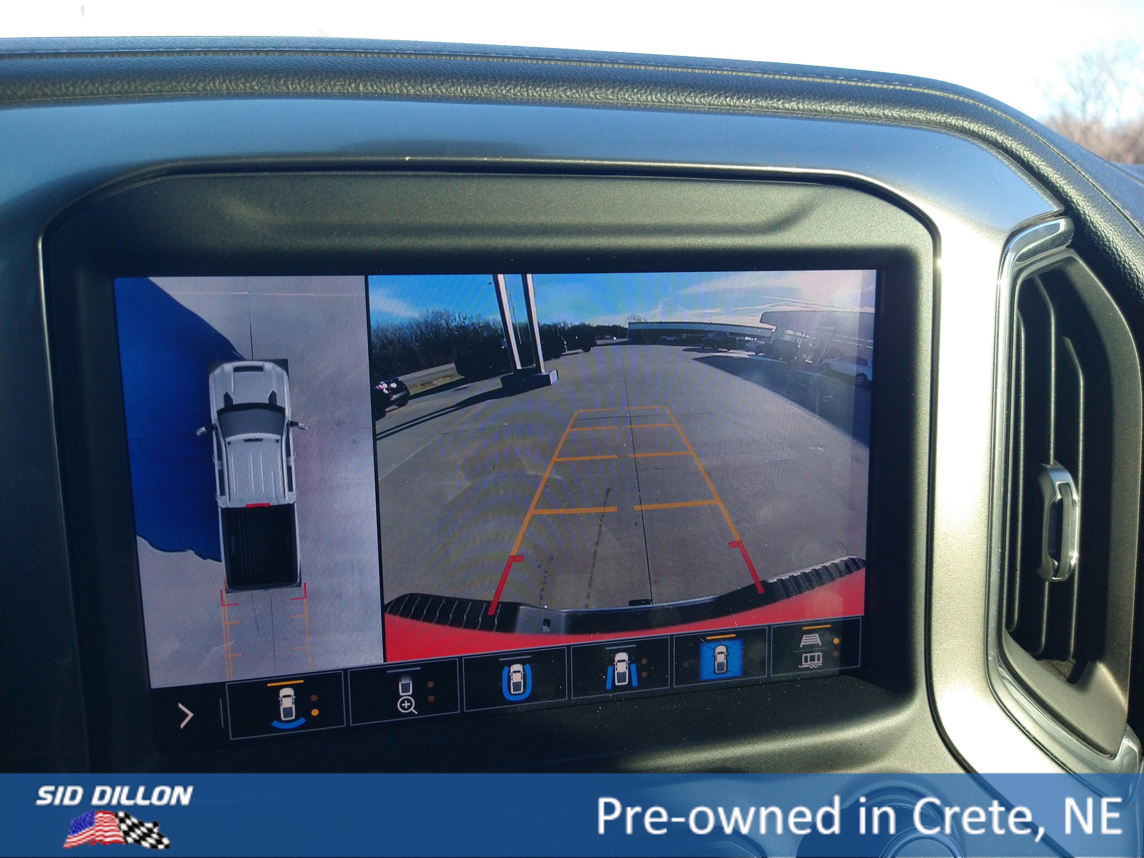 Used 2020 Chevrolet Silverado 2500 LTZ w/ LTZ Premium Package image 9