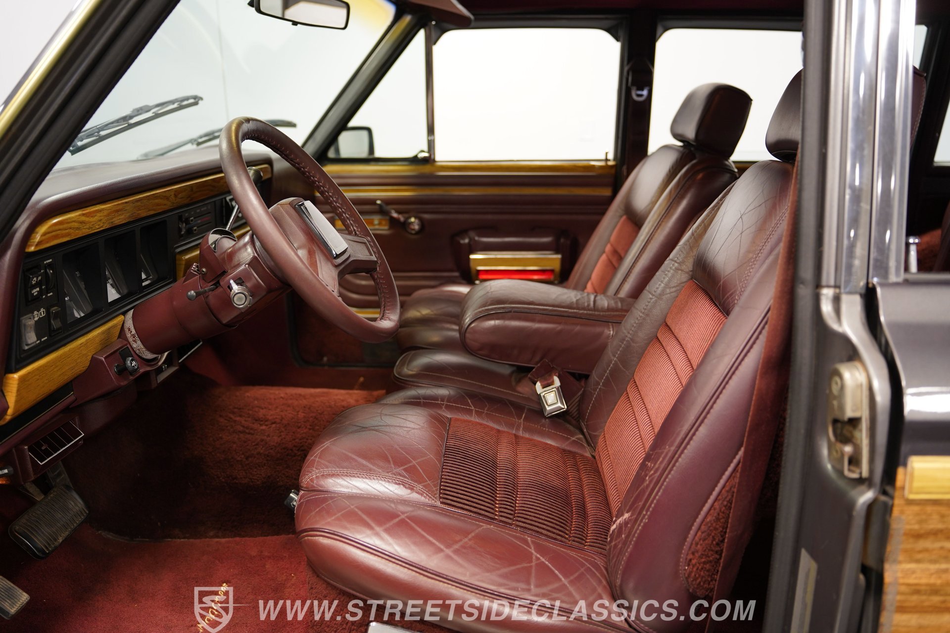Used 1988 Jeep Grand Wagoneer image 38