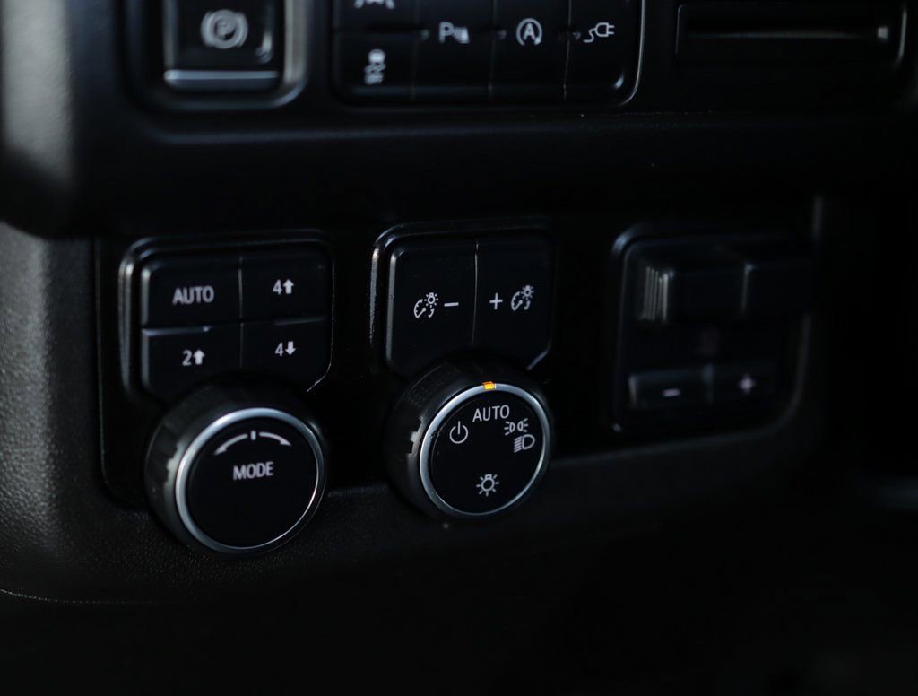 Used 2021 Chevrolet Tahoe RST w/ Luxury Package AWD/4WD image 11