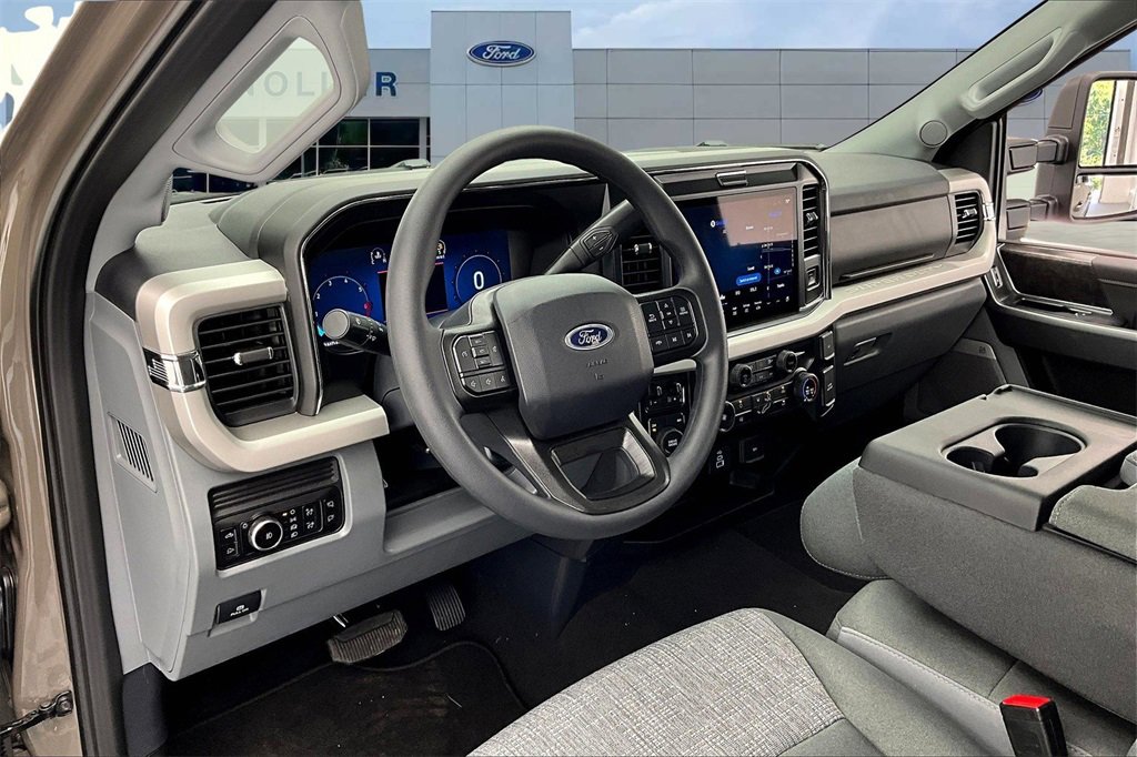 New 2026 Ford F250 XLT w/ XLT Premium Package image 7
