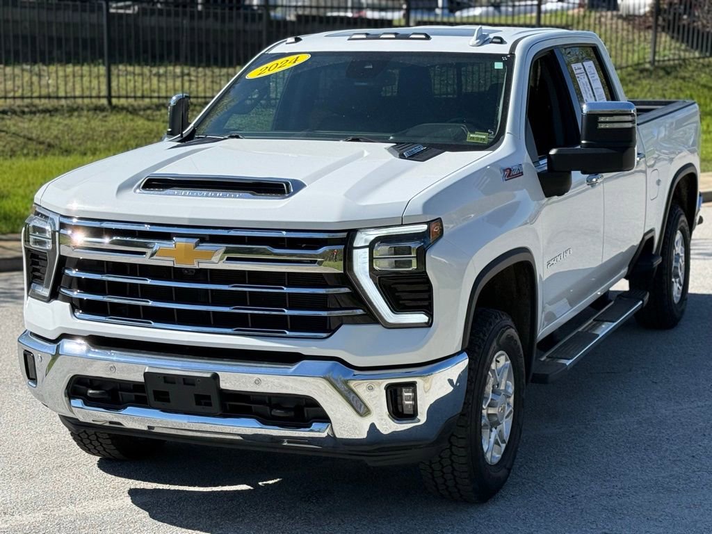 Used 2024 Chevrolet Silverado 2500 LTZ w/ LTZ Plus Package image 15
