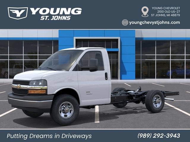 New 2026 Chevrolet Express 3500 RWD image 2