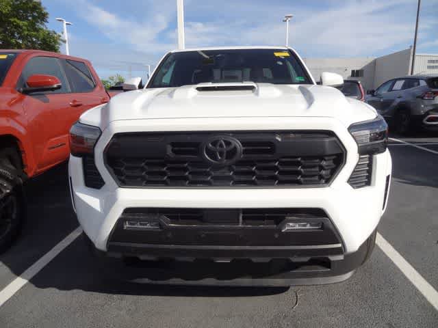 Used 2025 Toyota Tacoma TRD Sport w/ TRD Sport Upgrade Package AWD/4WD image 7