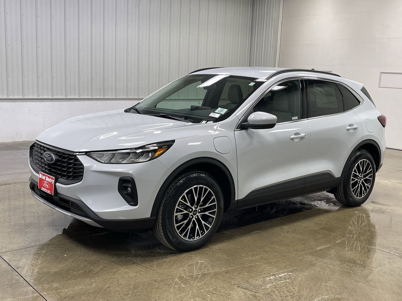 New 2025 Ford Escape SE w/ Class II Trailer Tow Package image 8