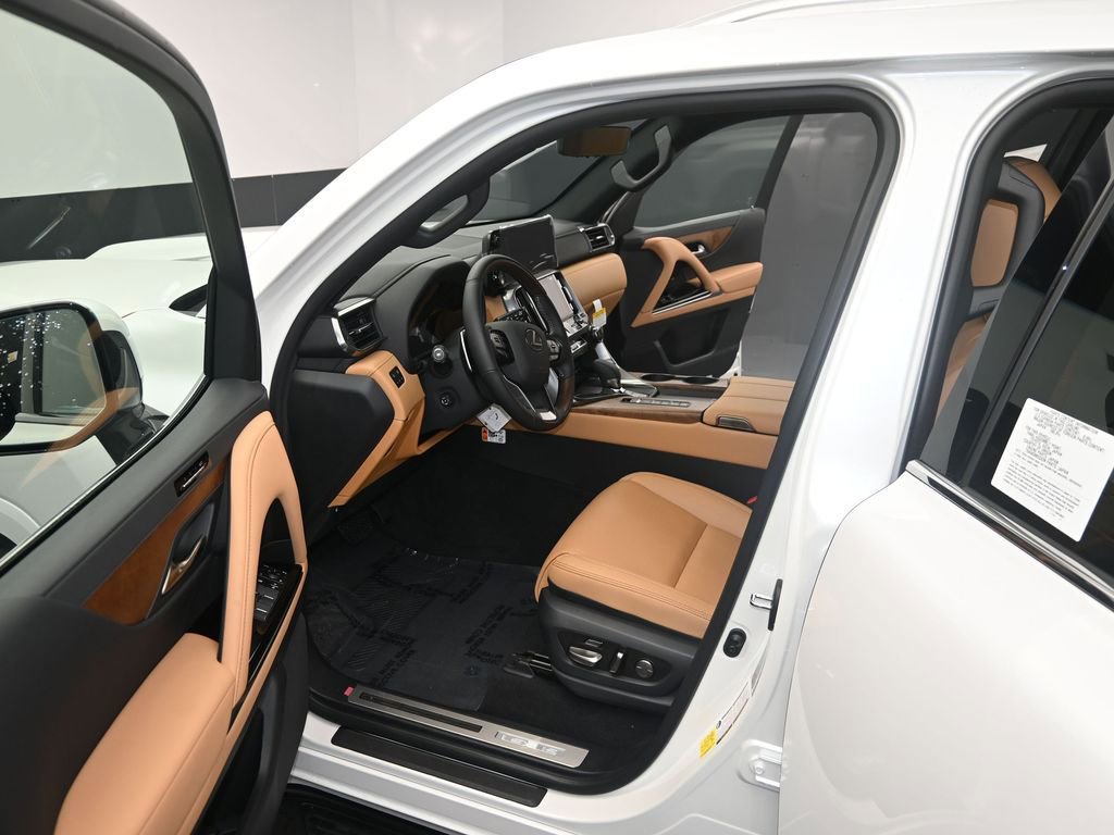 New 2026 Lexus LX 700h Luxury image 13