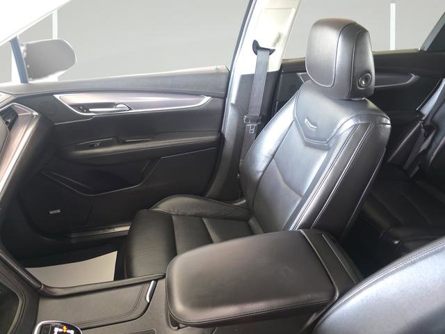 Used 2018 Cadillac XT5 Luxury w/ Driver Awareness Package FWD image 22
