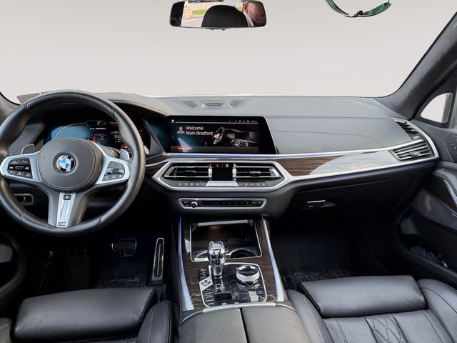 Used 2021 BMW X7 M50i image 10