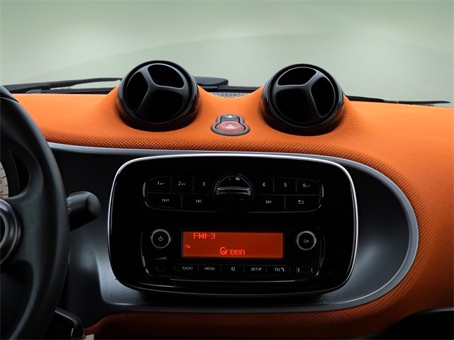 Used 2016 smart fortwo passion image 11