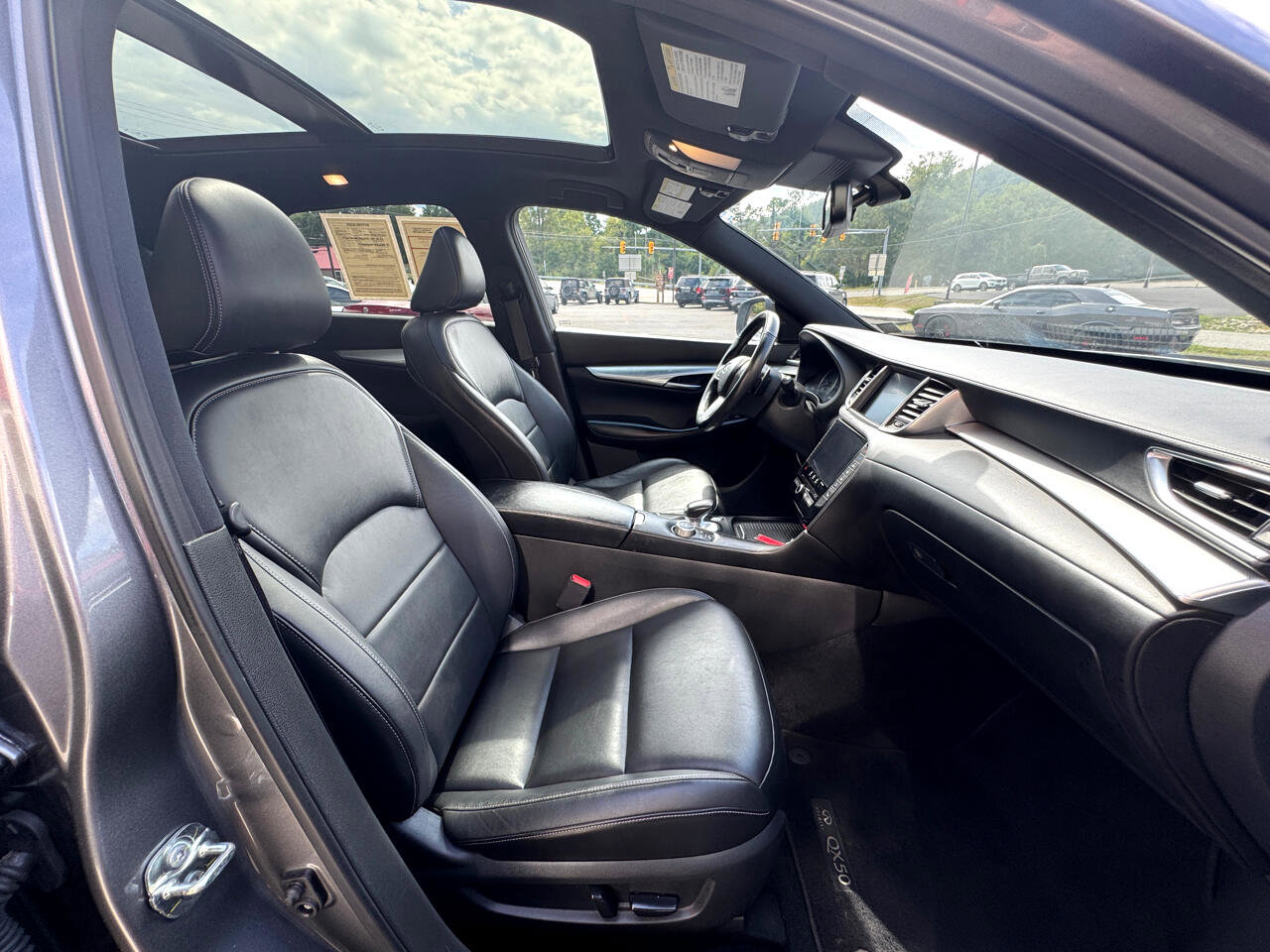 Used 2021 INFINITI QX50 Luxe w/ Appearance Package image 19