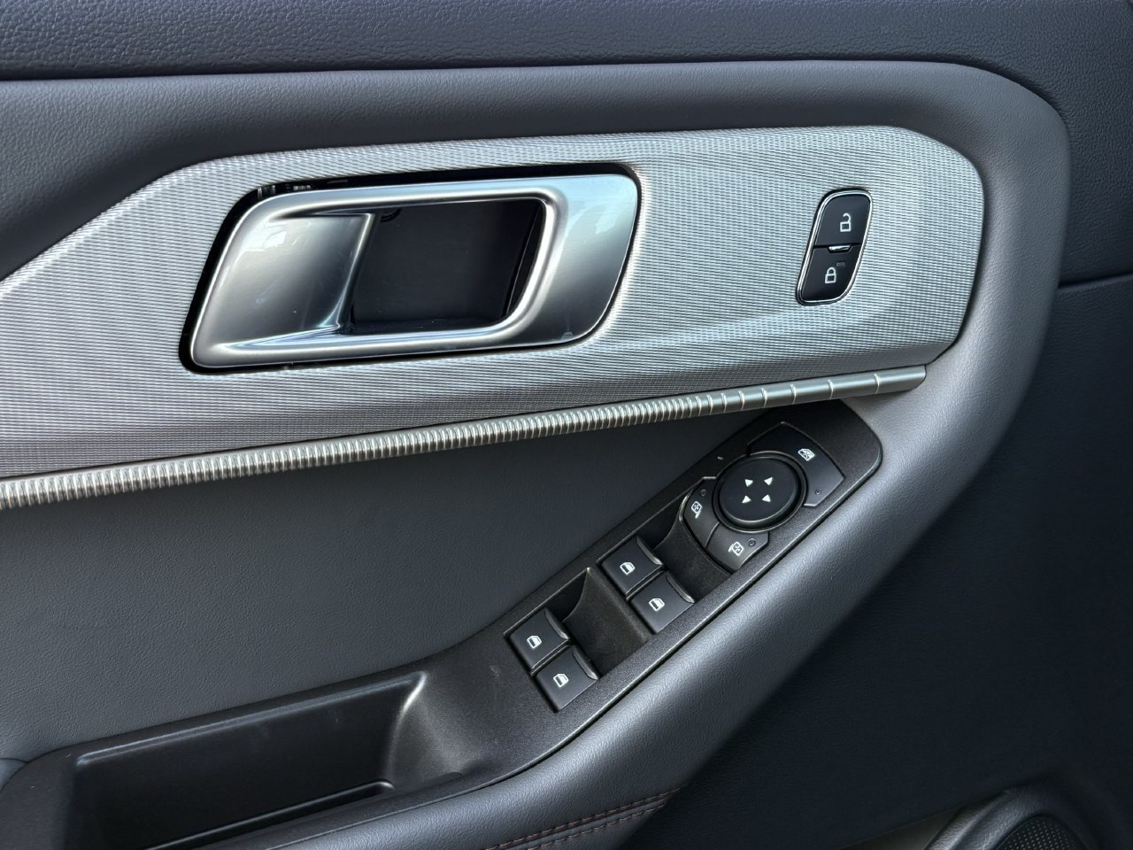 New 2027 Ford Explorer Active AWD/4WD image 23