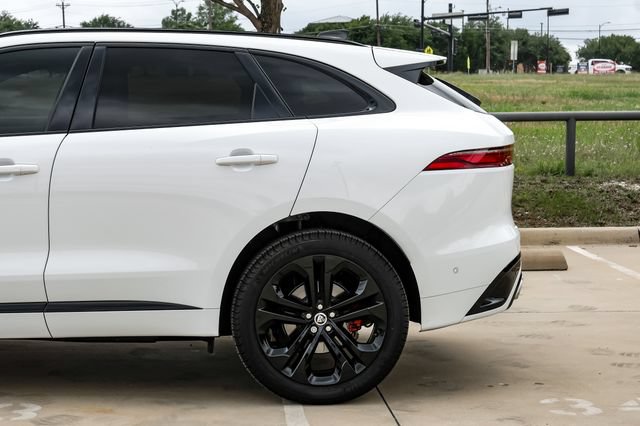 Used 2025 Jaguar F-PACE R-Dynamic S AWD/4WD image 15
