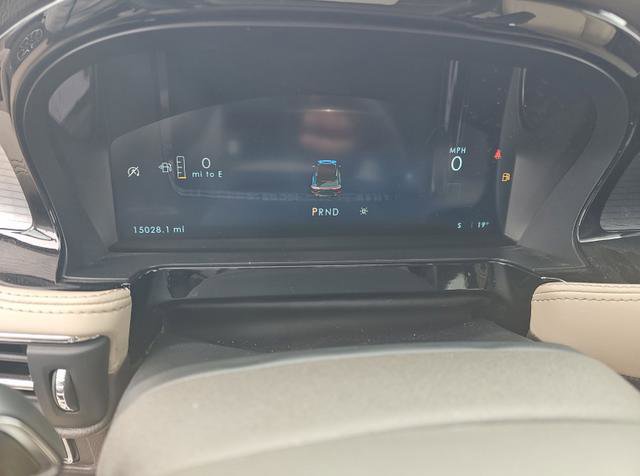 Used 2024 Lincoln Corsair AWD w/ Equipment Group 101A image 13