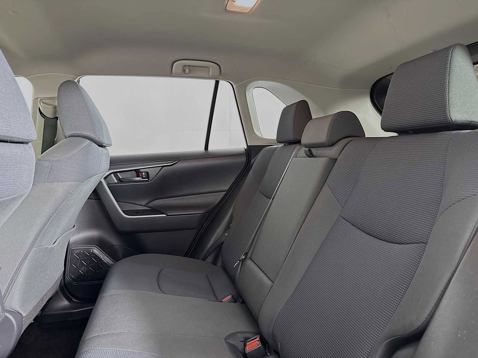 Used 2019 Toyota RAV4 LE w/ Carpet Mat Package image 19