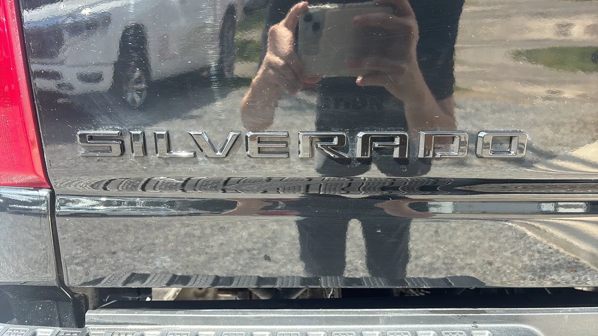 Used 2022 Chevrolet Silverado 2500 LT w/ Midnight Edition AWD/4WD image 5