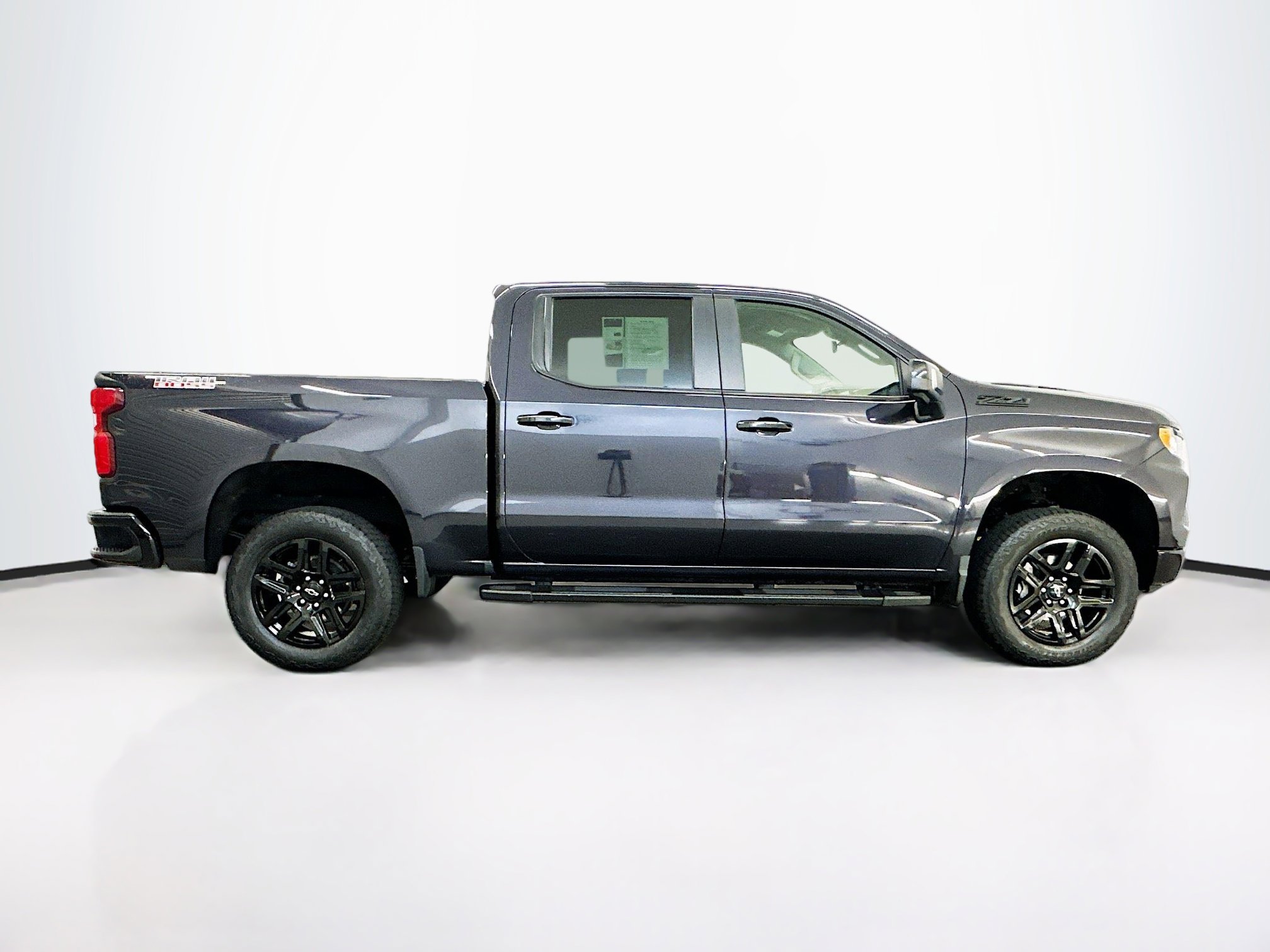Used 2024 Chevrolet Silverado 1500 LT Trail Boss w/ Convenience Package II image 10