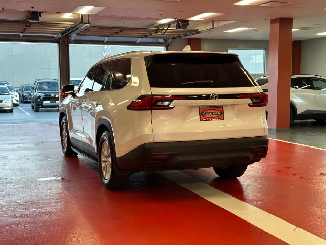 Certified 2024 Toyota Grand Highlander AWD image 5