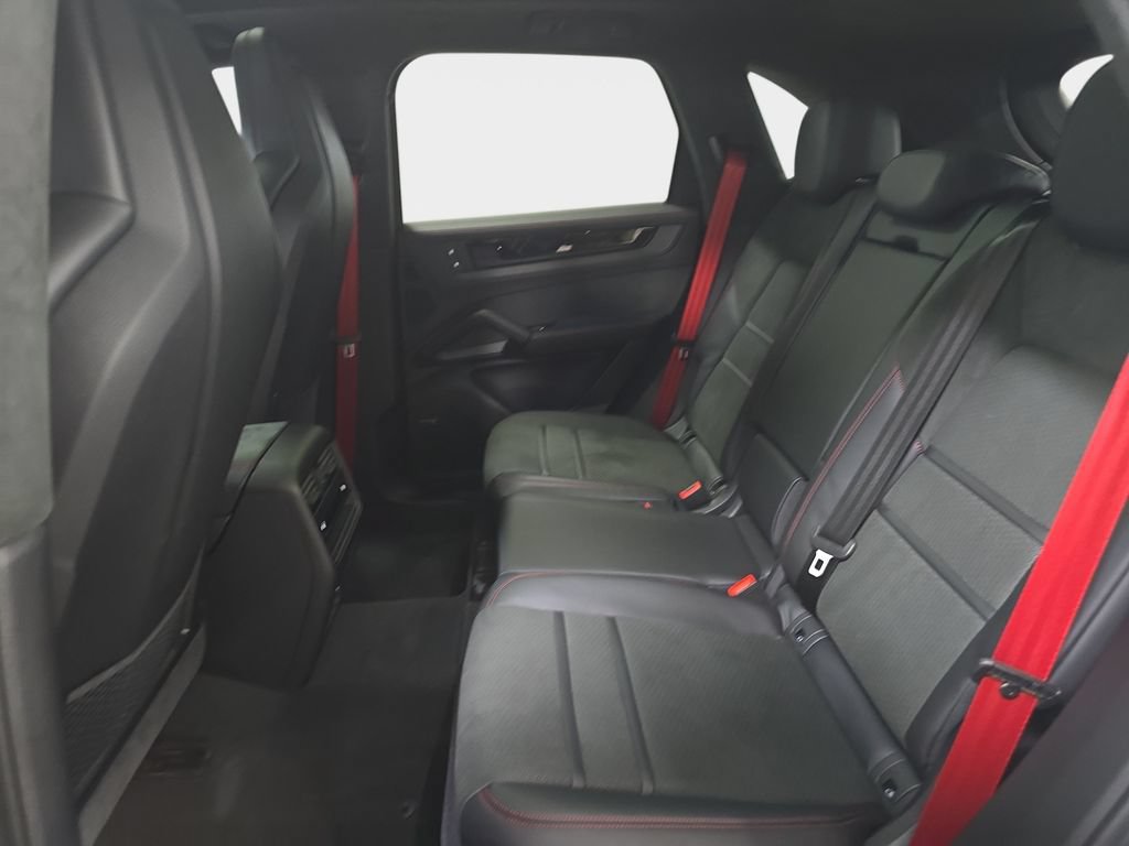 Used 2025 Porsche Cayenne GTS AWD/4WD image 14